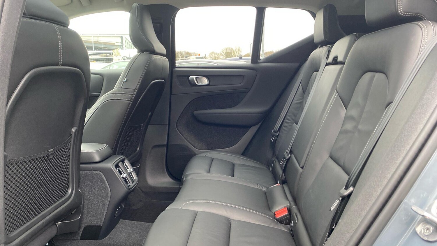 Used Volvo XC40 2023 for sale - 77839785: Photo 33