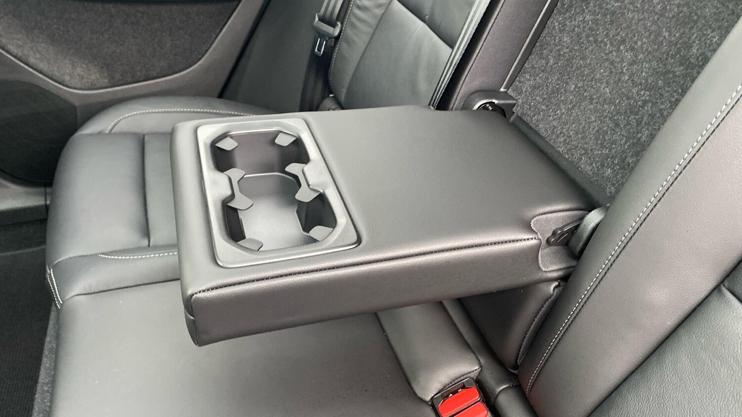 Used Volvo XC40 2023 for sale - 77839785: Photo 34