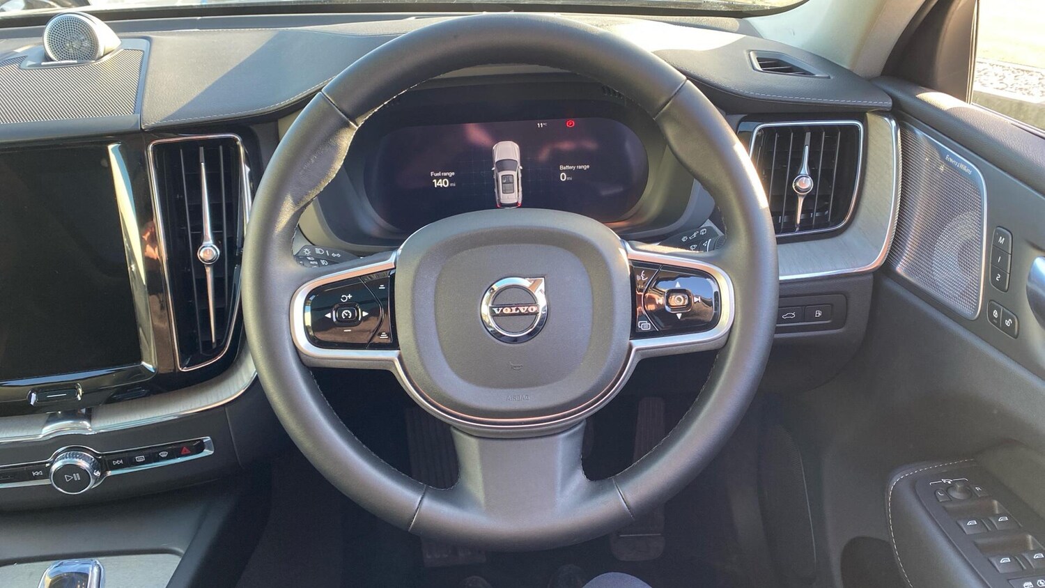 Used Volvo XC60 2025 for sale - 76612853: Photo 11