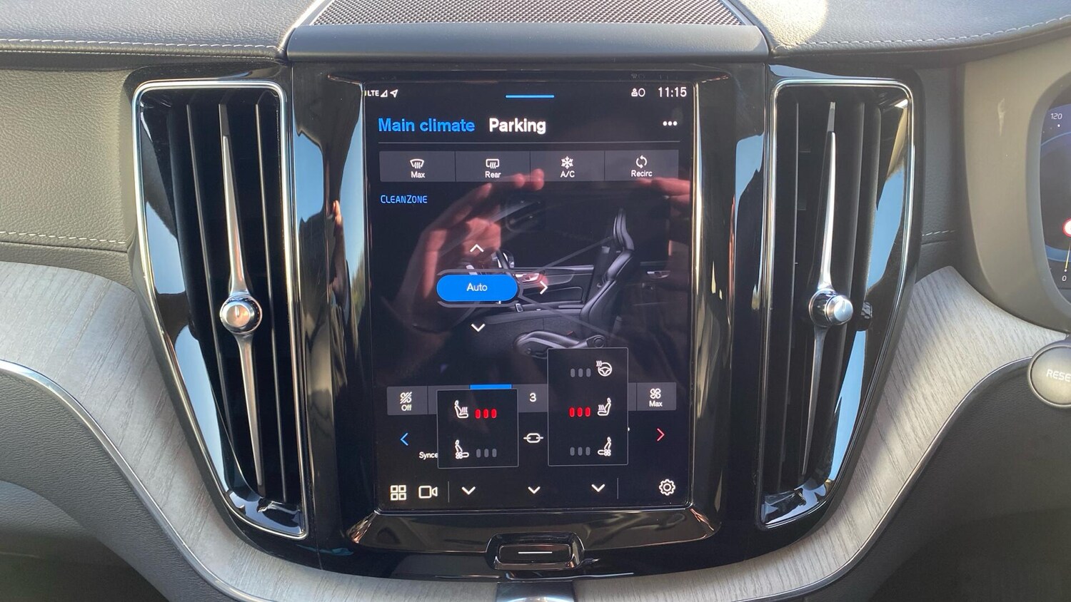 Used Volvo XC60 2025 for sale - 76612853: Photo 18