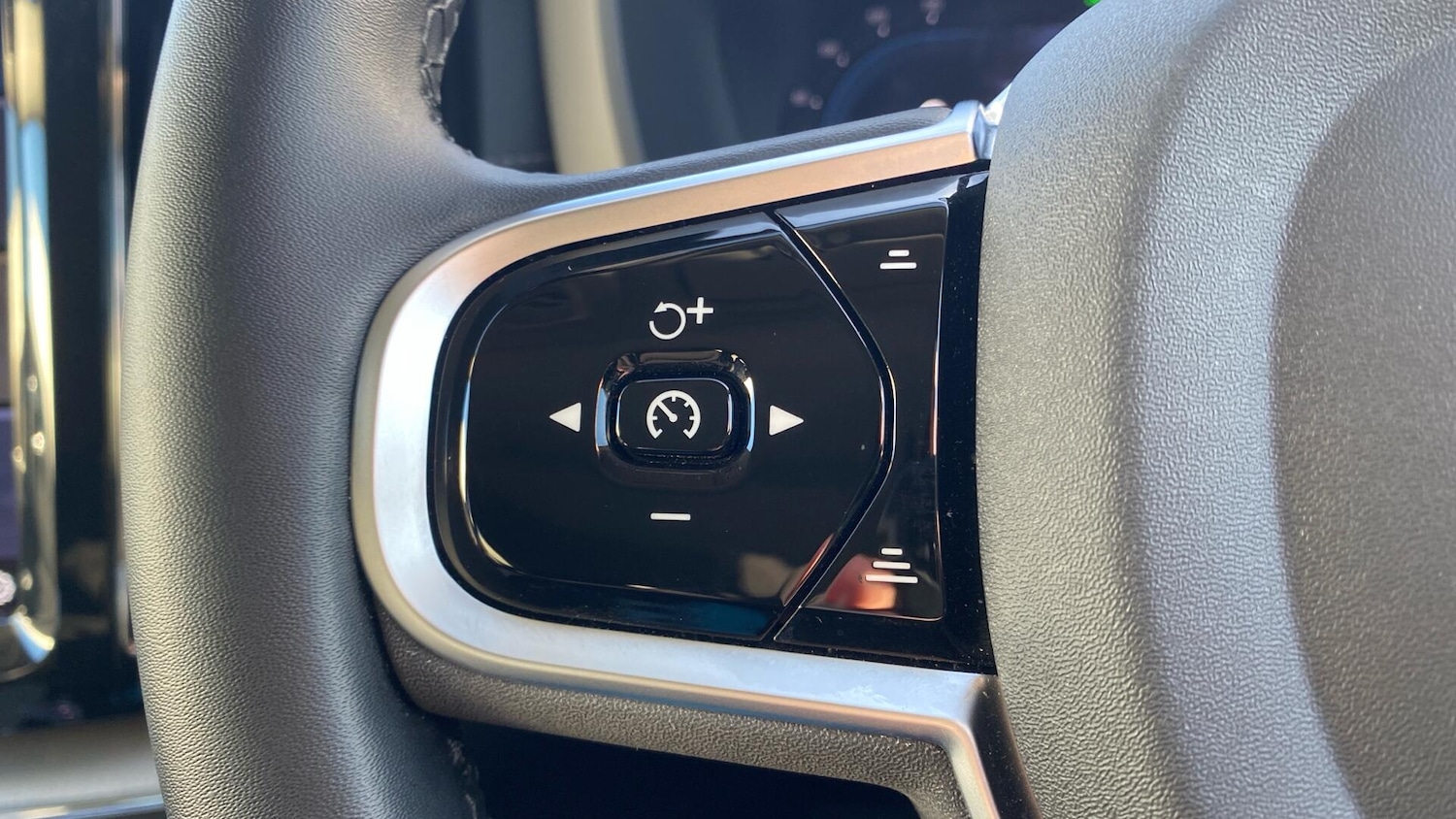 Used Volvo XC60 2025 for sale - 76612853: Photo 22