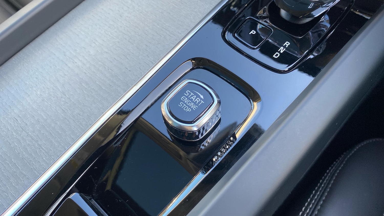 Used Volvo XC60 2025 for sale - 76612853: Photo 28