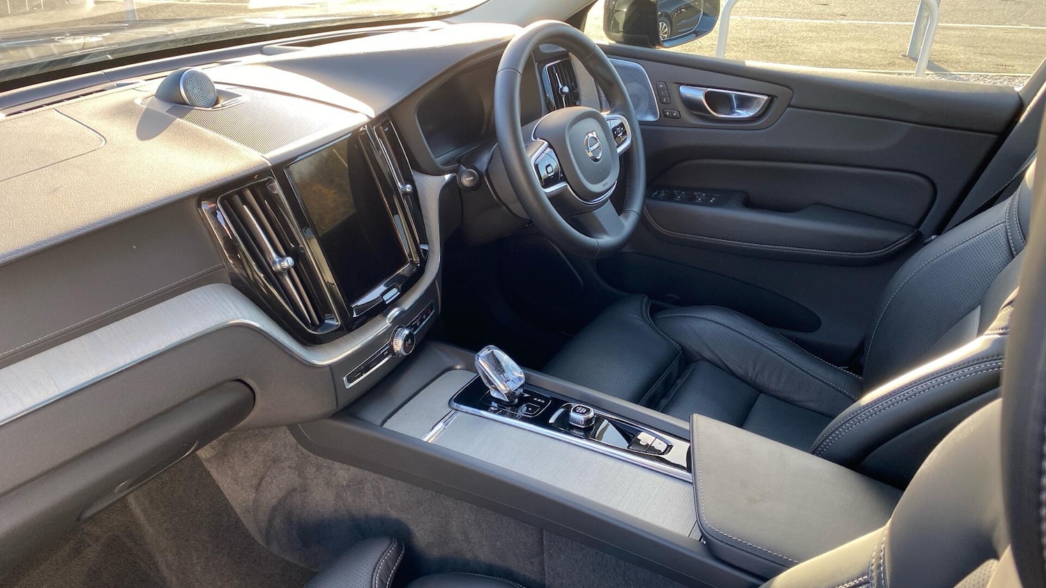 Used Volvo XC60 2025 for sale - 76612853: Photo 41