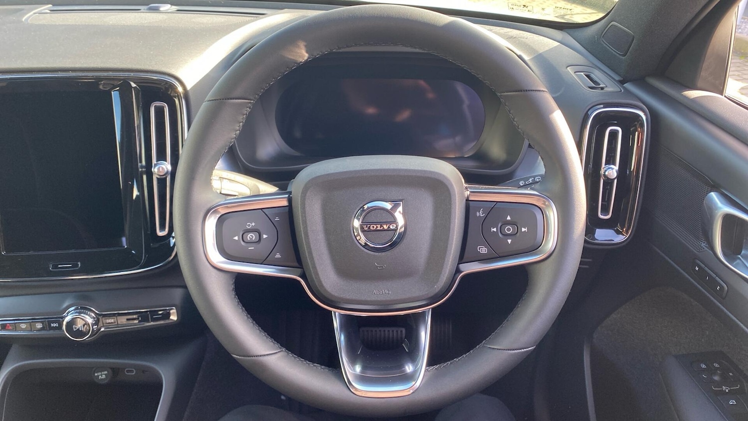 Used Volvo XC40 2026 for sale - 77898508: Photo 10