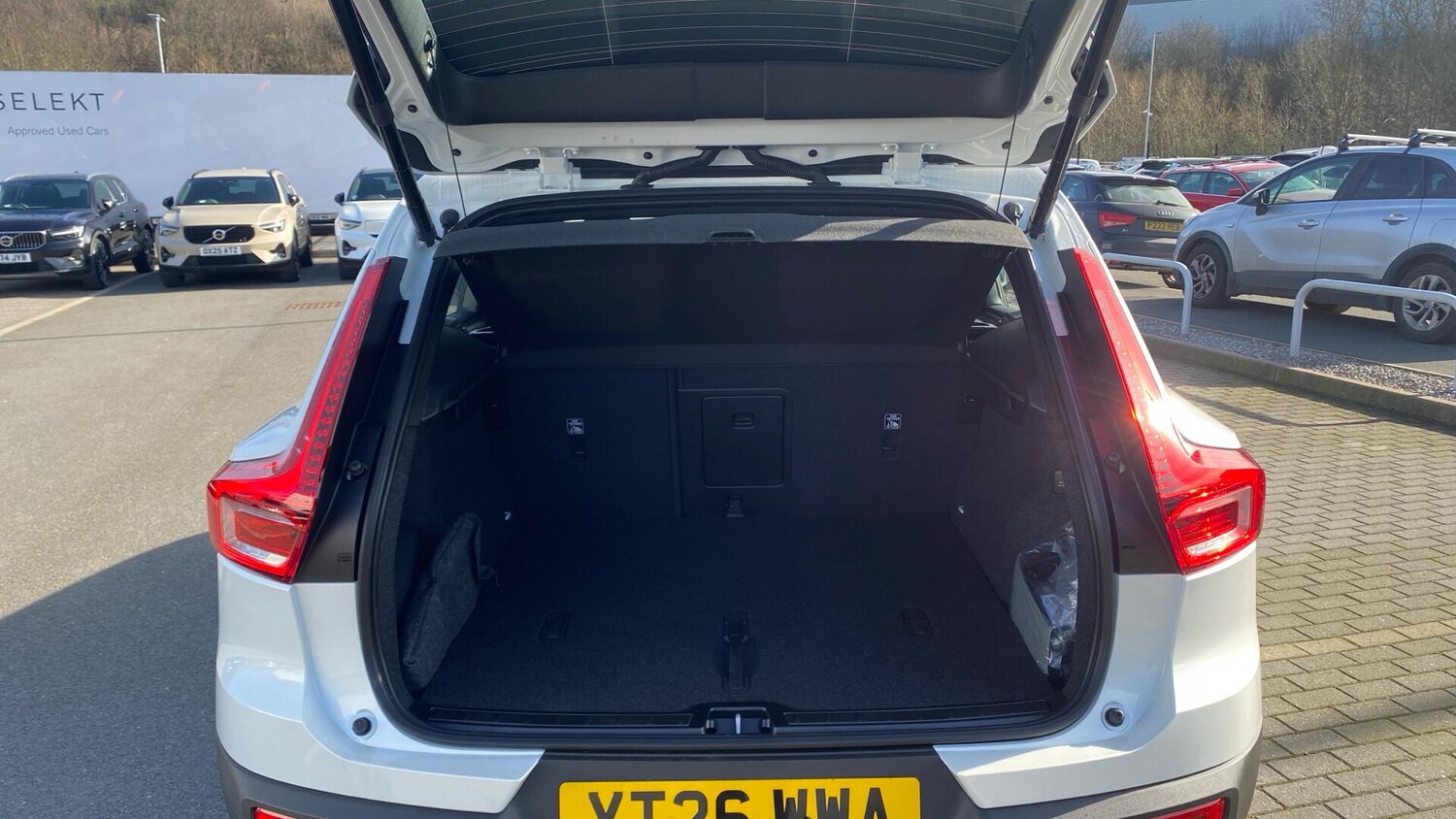 Used Volvo XC40 2026 for sale - 77898508: Photo 13