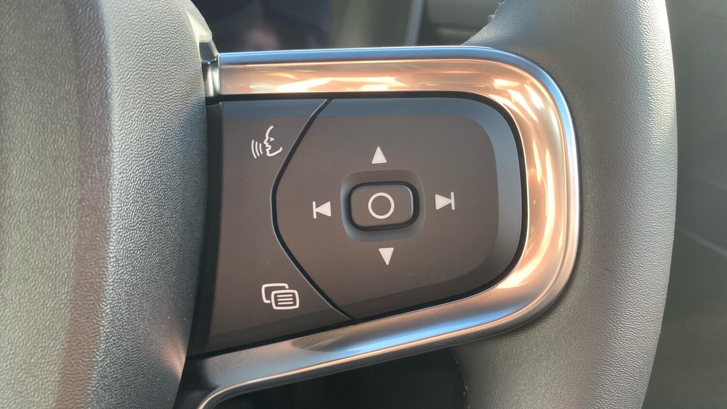 Used Volvo XC40 2026 for sale - 77898508: Photo 16