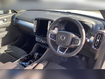 Used Volvo XC40 2026 for sale - 77898508: Photo