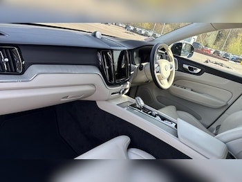 Used Volvo XC60 2023 for sale - 75601482: Photo