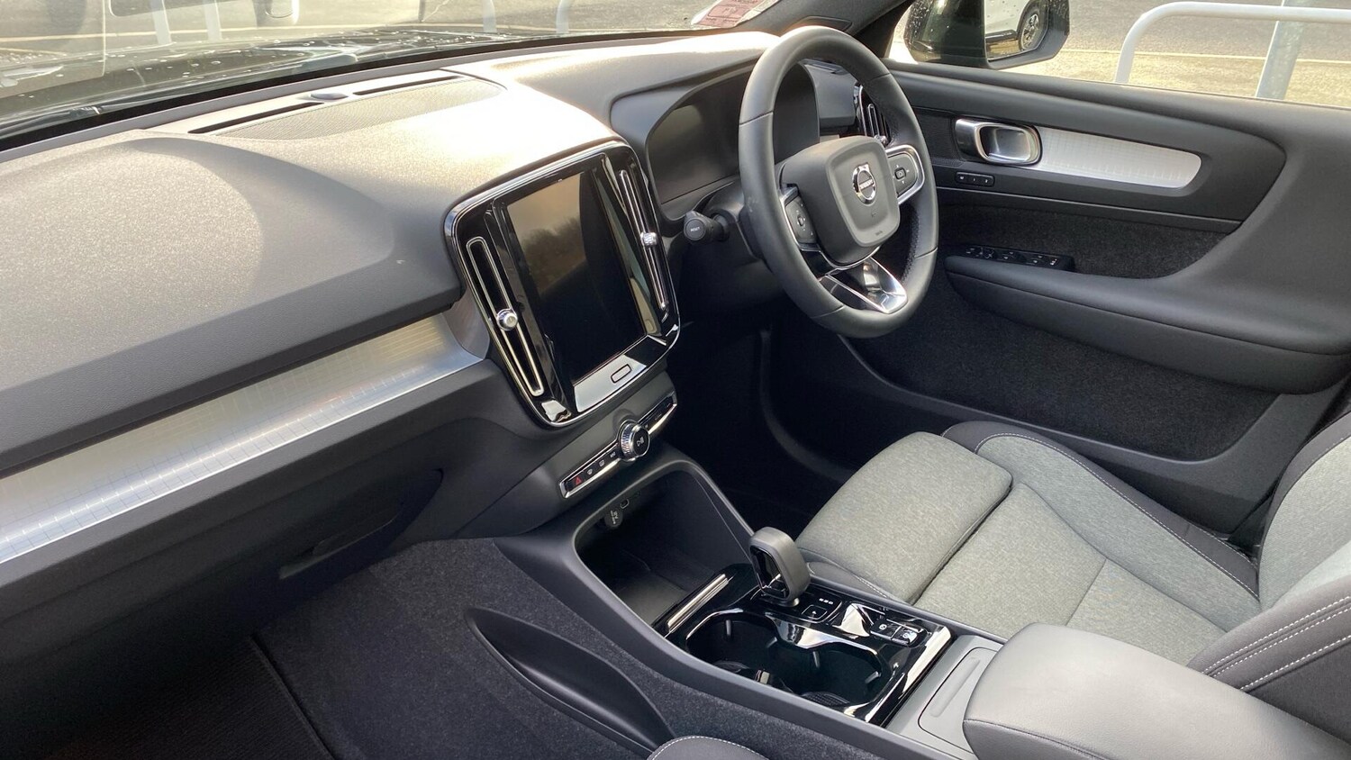 Used Volvo XC40 2023 for sale - 76936269: Photo 39