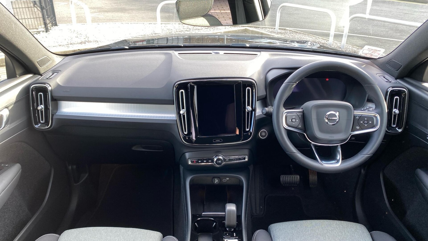 Used Volvo XC40 2023 for sale - 76936269: Photo 5