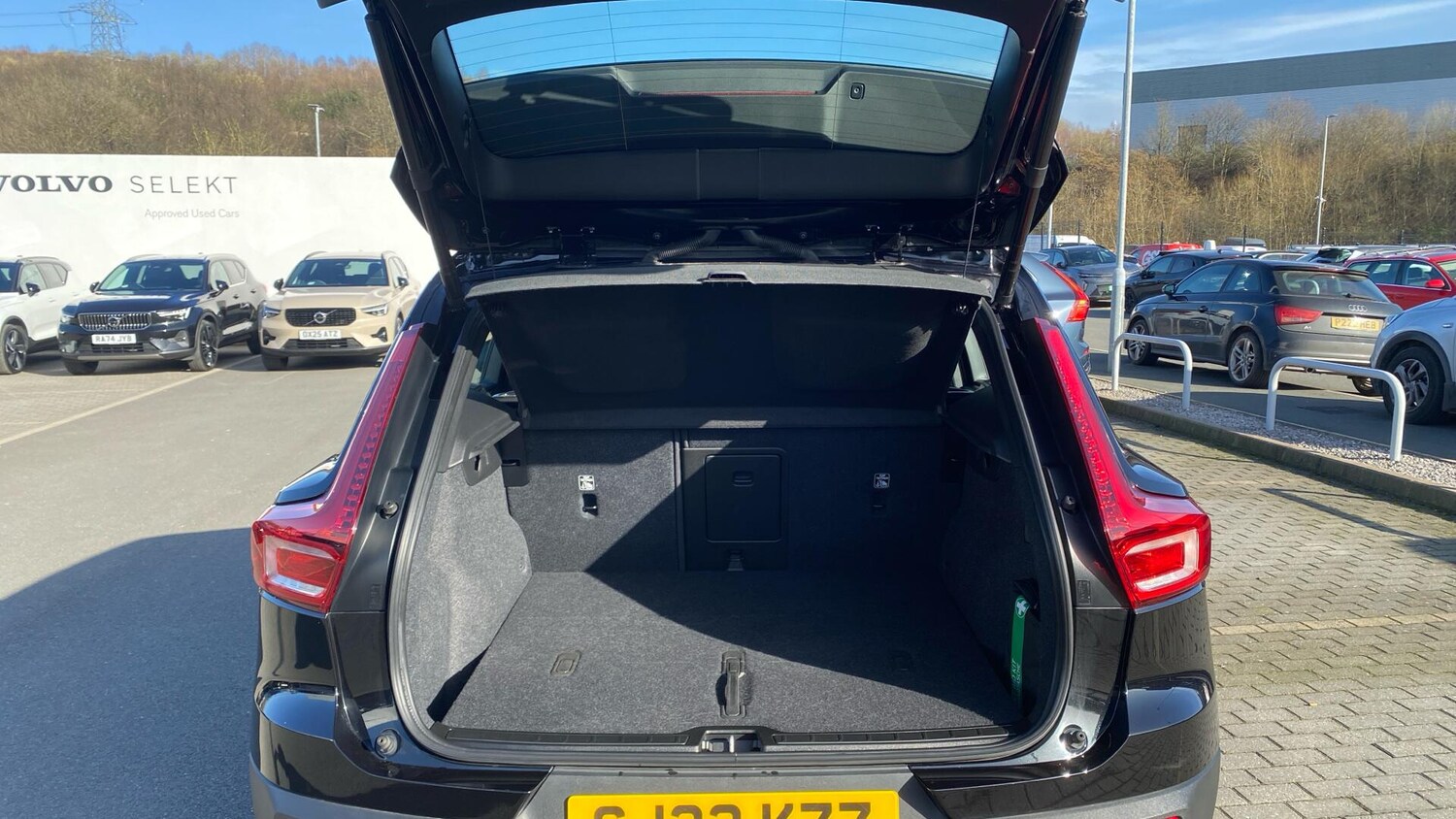 Used Volvo XC40 2023 for sale - 77768928: Photo 13