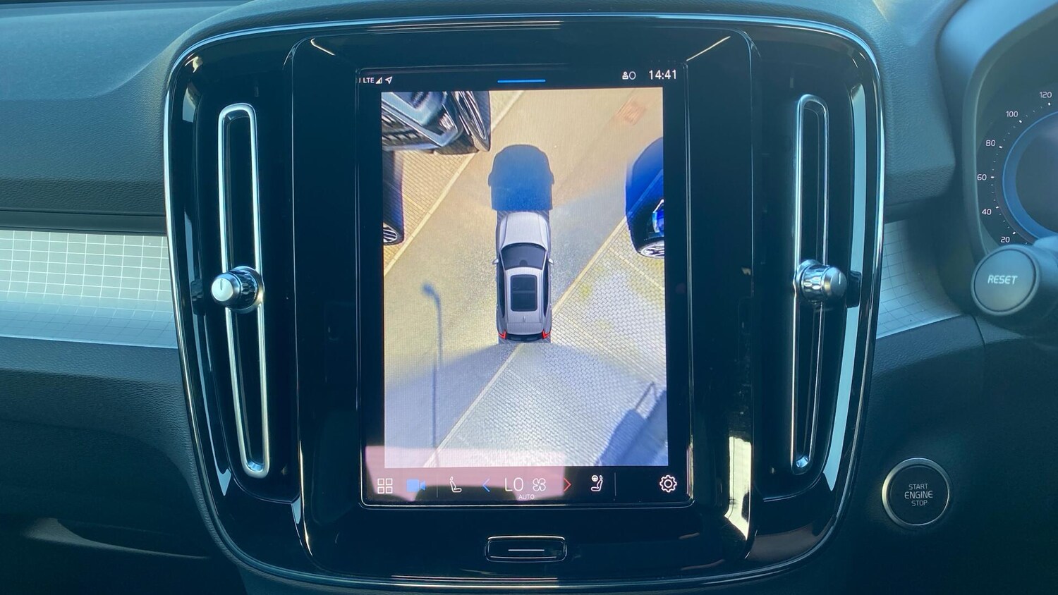 Used Volvo XC40 2023 for sale - 77768928: Photo 19