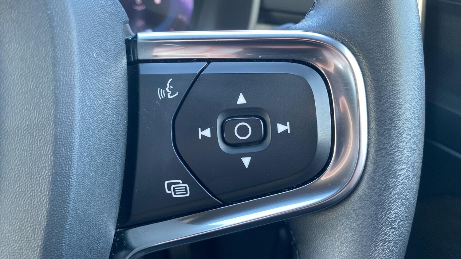 Used Volvo XC40 2023 for sale - 77768928: Photo 22