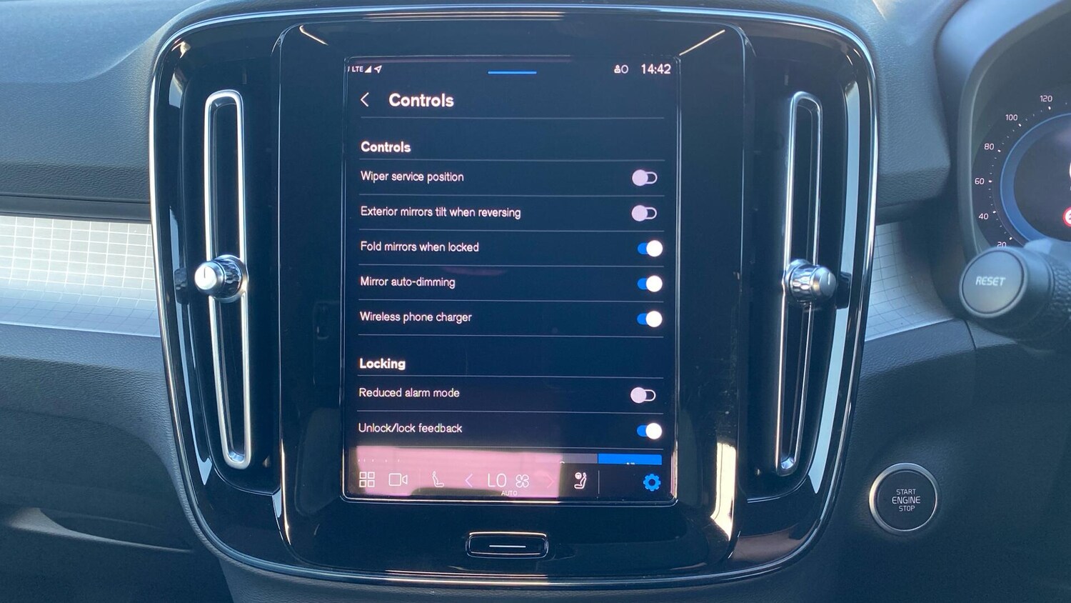 Used Volvo XC40 2023 for sale - 77768928: Photo 25