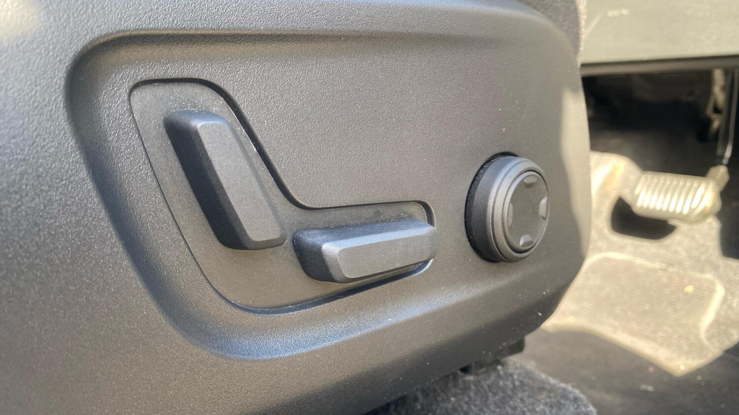 Used Volvo XC40 2023 for sale - 77768928: Photo 30