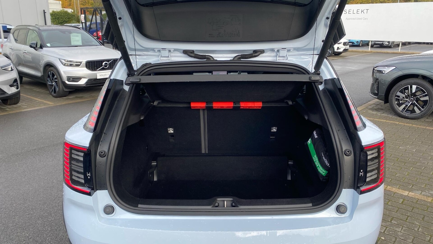 Used Volvo EX30 2024 for sale - 76499609: Photo 13