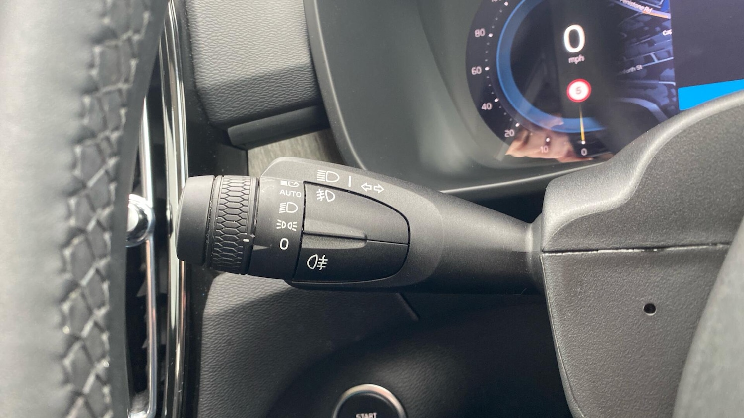 Used Volvo XC40 for sale - 77267108: Photo 16