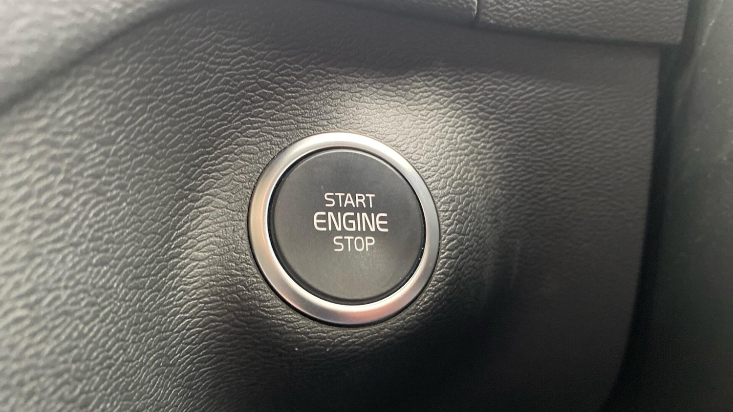 Used Volvo XC40 for sale - 77267108: Photo 19