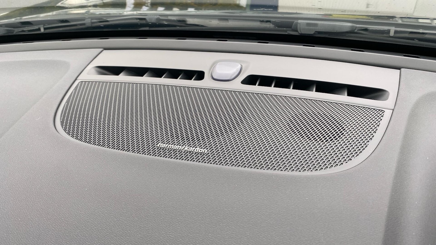 Used Volvo XC40 for sale - 77267108: Photo 38