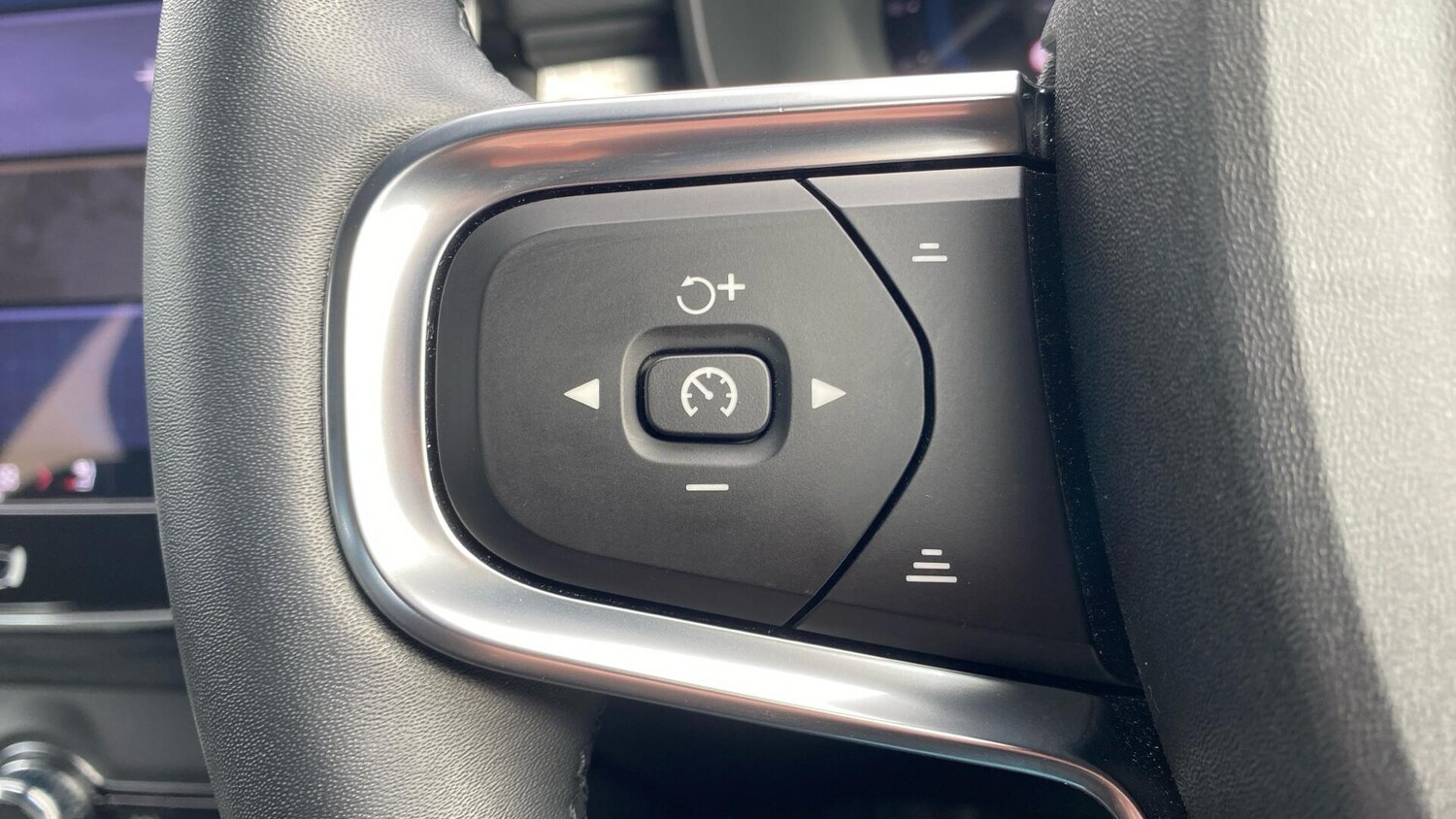 Used Volvo XC40 2022 for sale - 77695939: Photo 17