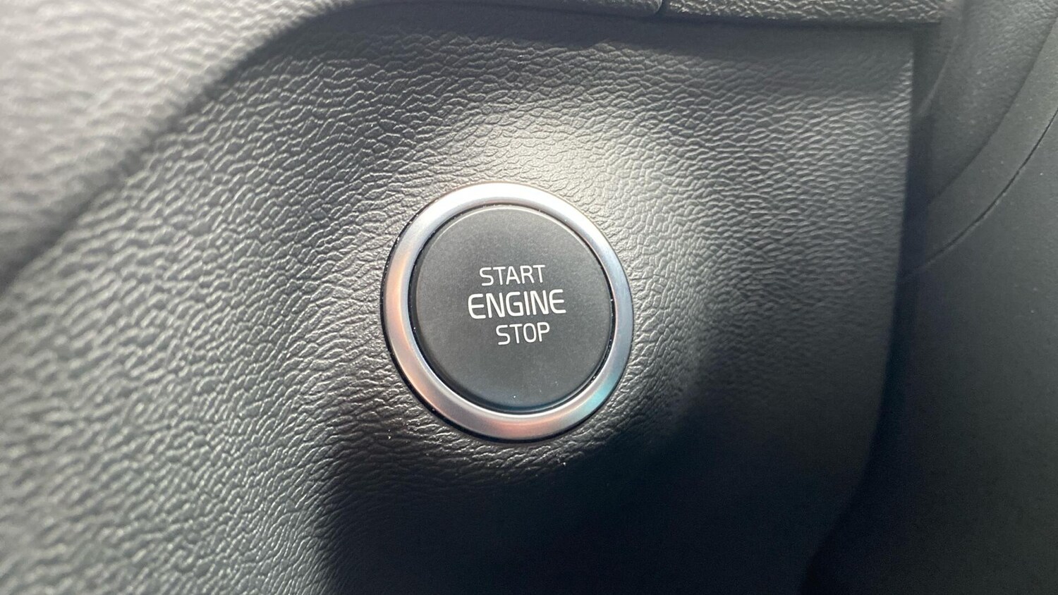 Used Volvo XC40 2022 for sale - 77695939: Photo 21