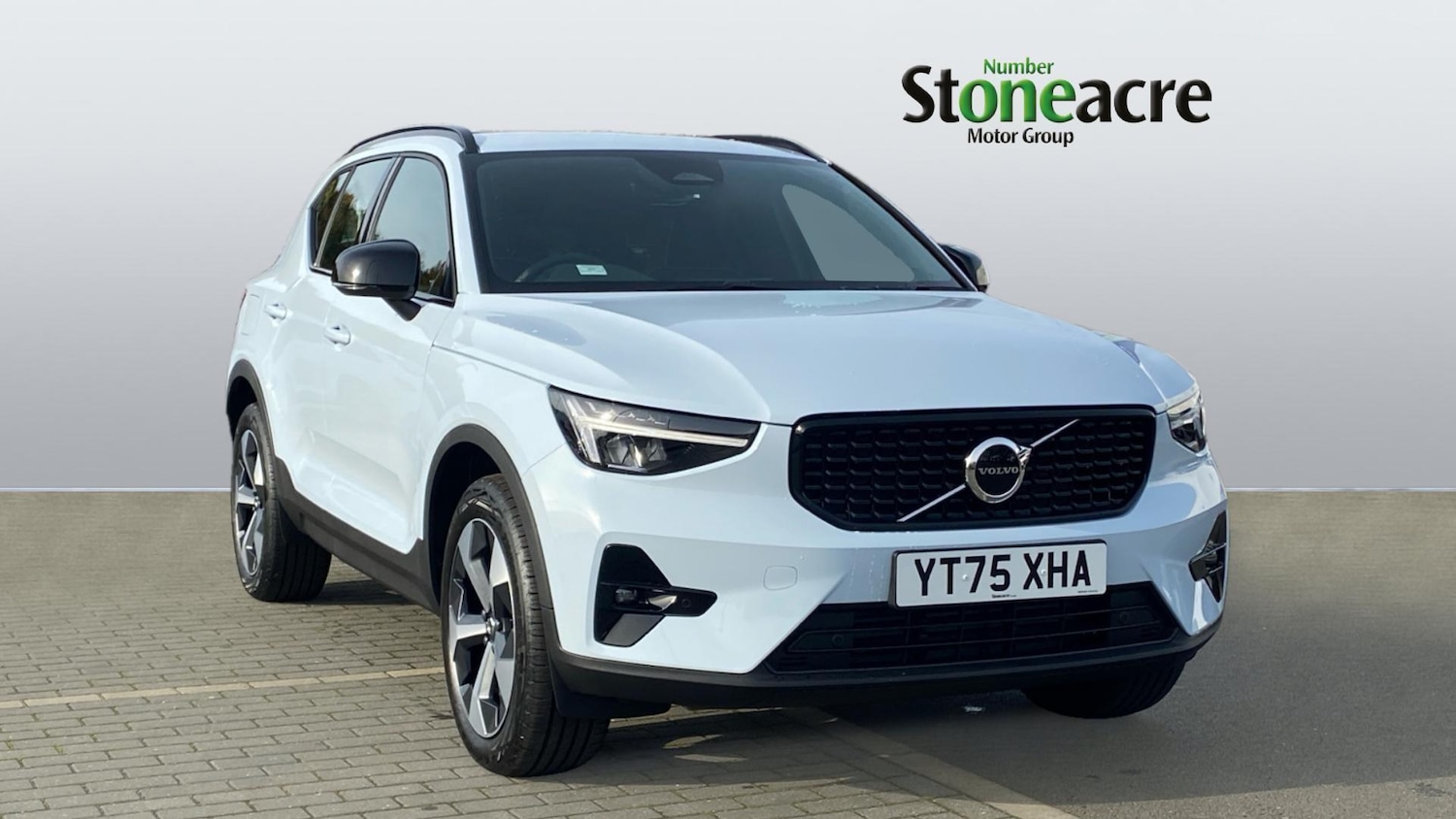 Used Volvo XC40 2025 for sale - 76432575: Photo 1