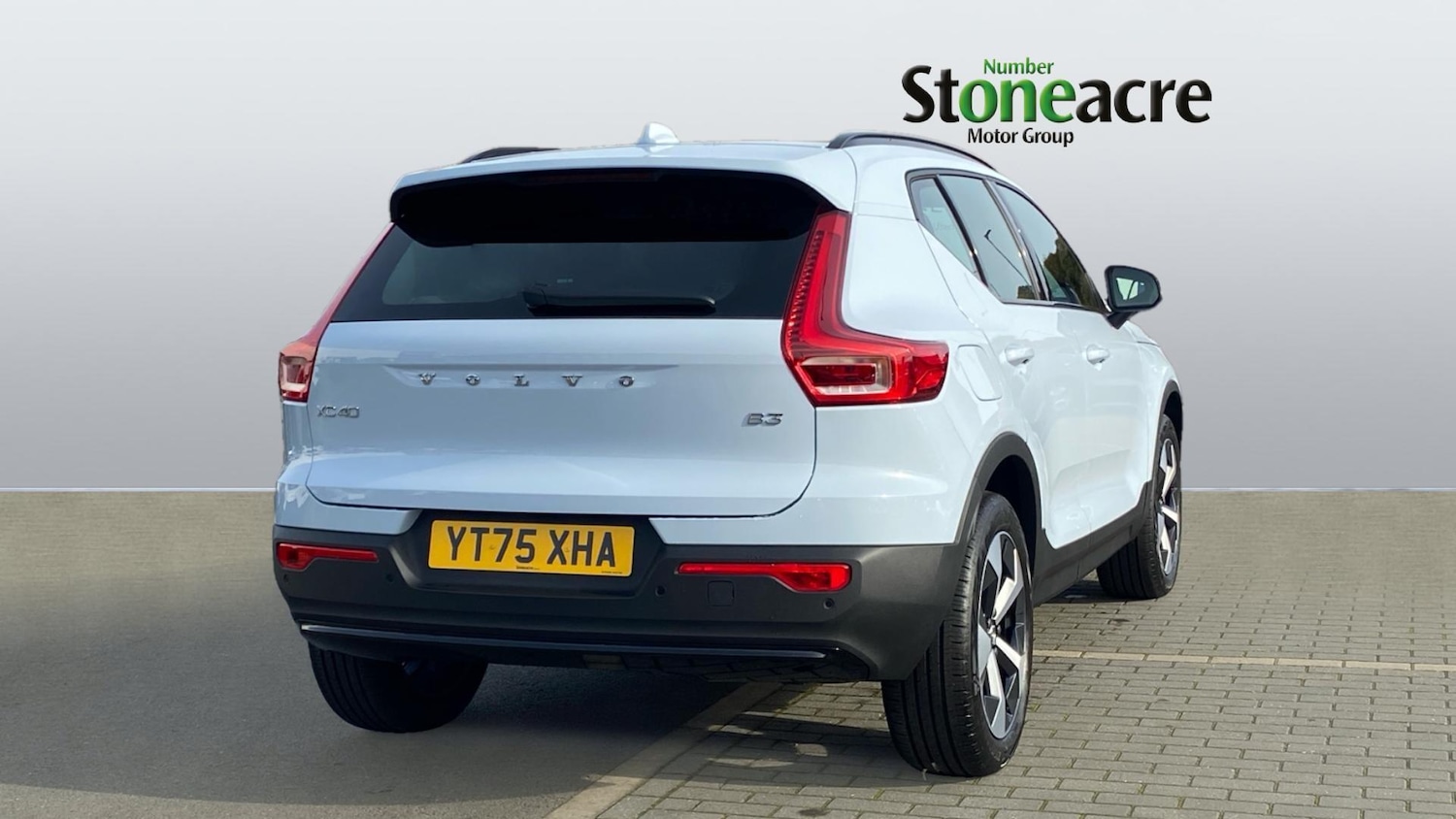 Used Volvo XC40 2025 for sale - 76432575: Photo 2