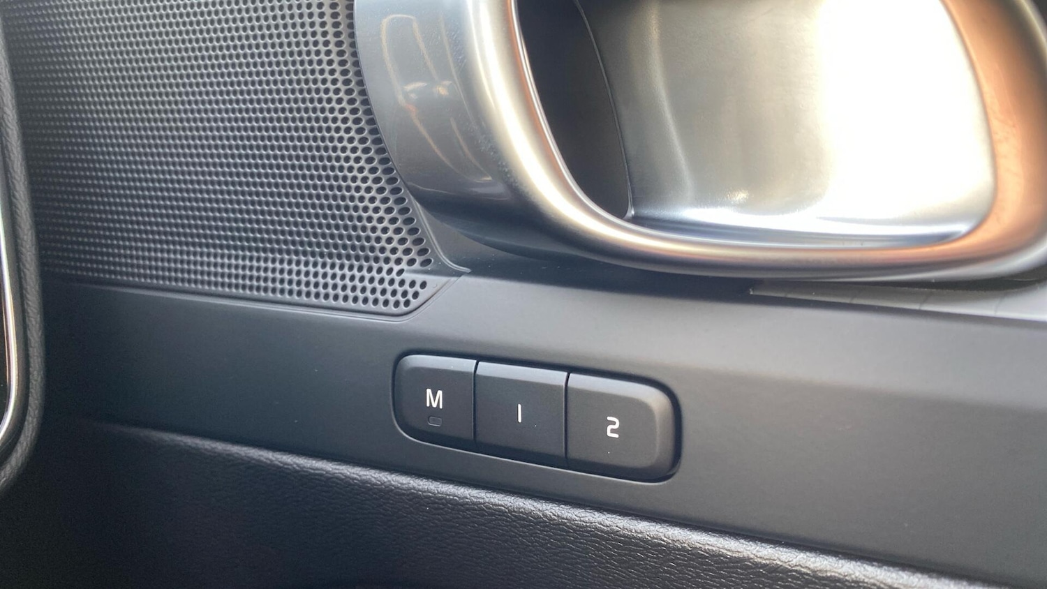 Used Volvo XC40 2025 for sale - 76432575: Photo 25