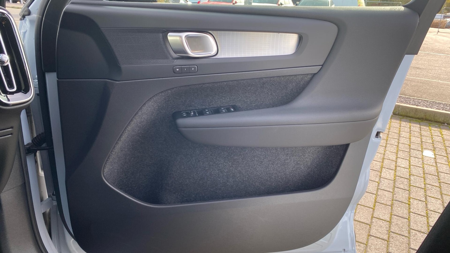 Used Volvo XC40 2025 for sale - 76432575: Photo 29