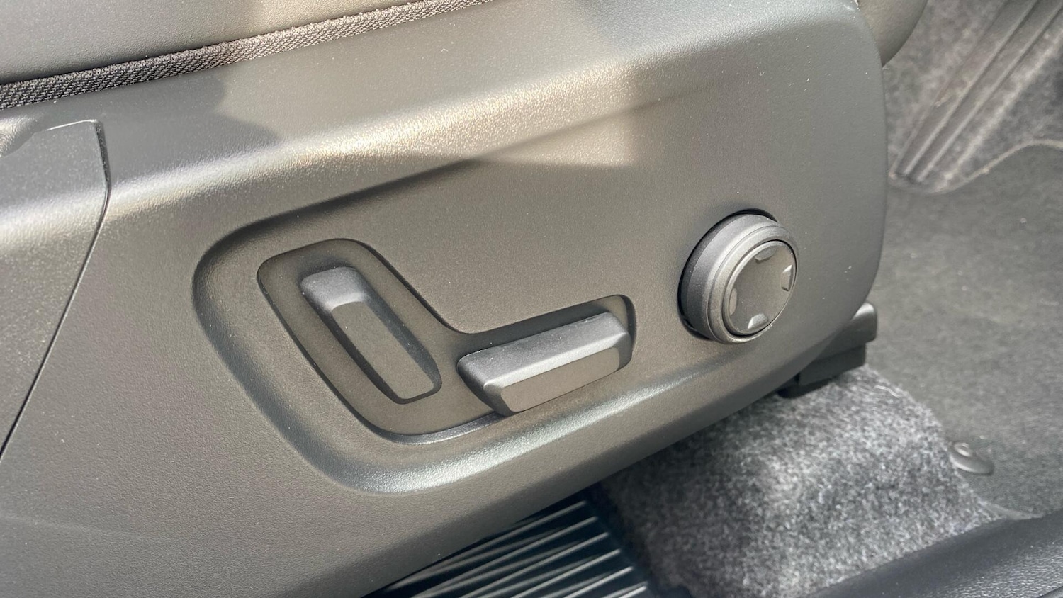 Used Volvo XC40 2025 for sale - 76432575: Photo 30