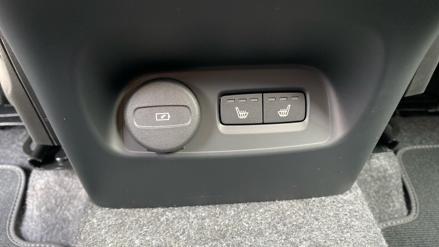 Used Volvo XC40 2025 for sale - 76432575: Photo 31