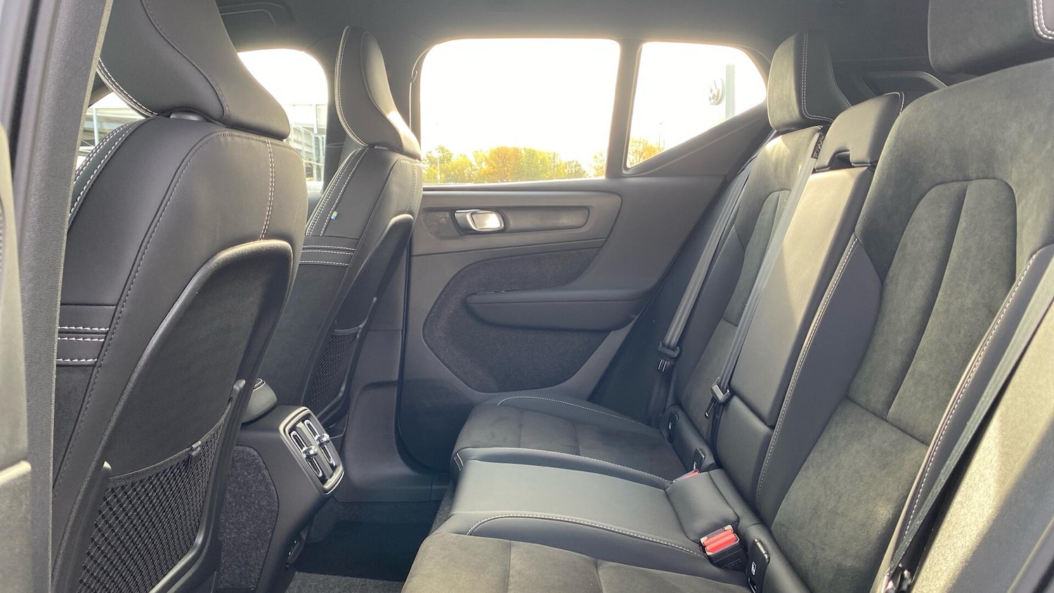 Used Volvo XC40 2025 for sale - 76432575: Photo 33