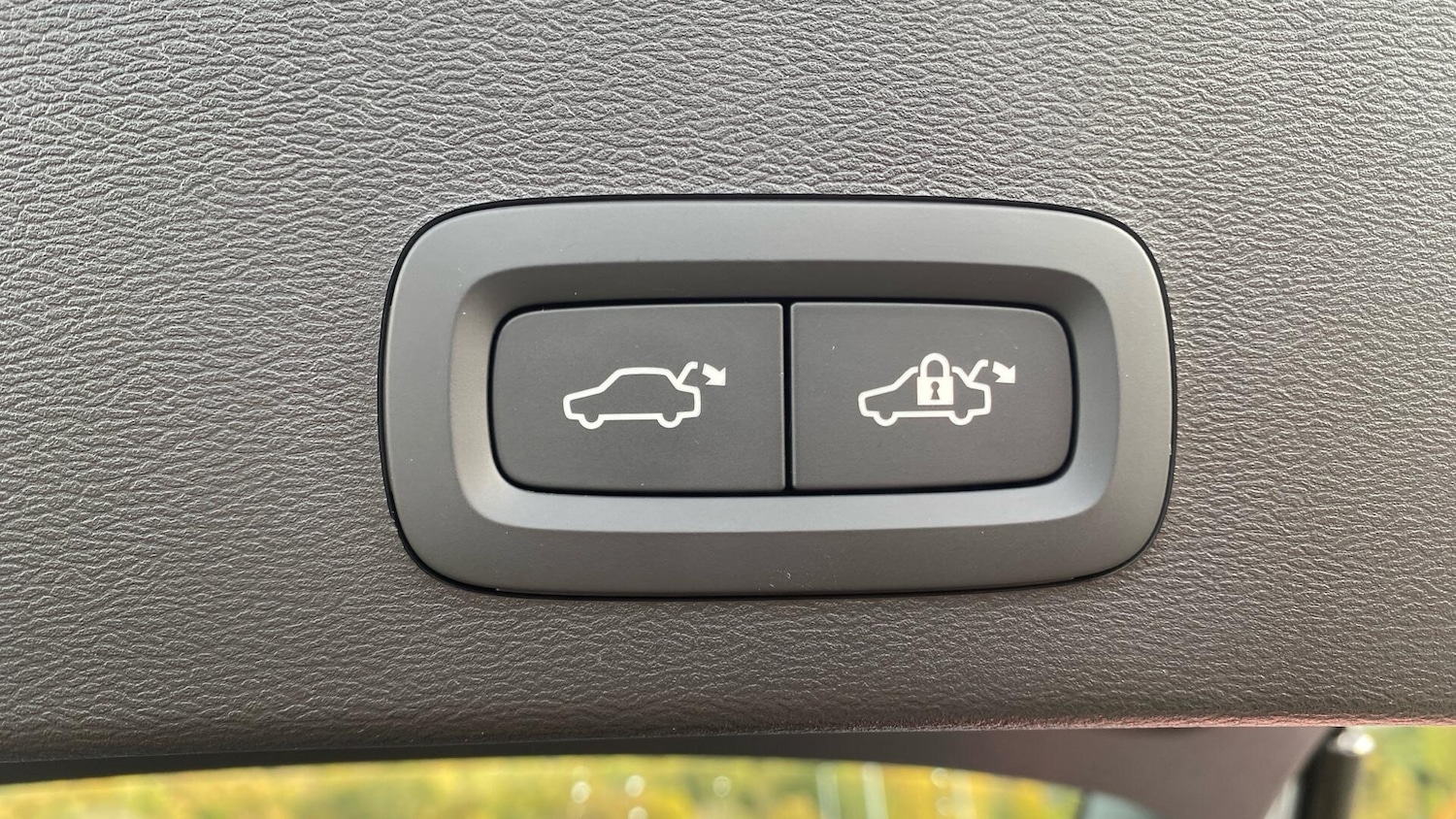 Used Volvo XC40 2025 for sale - 76432575: Photo 35