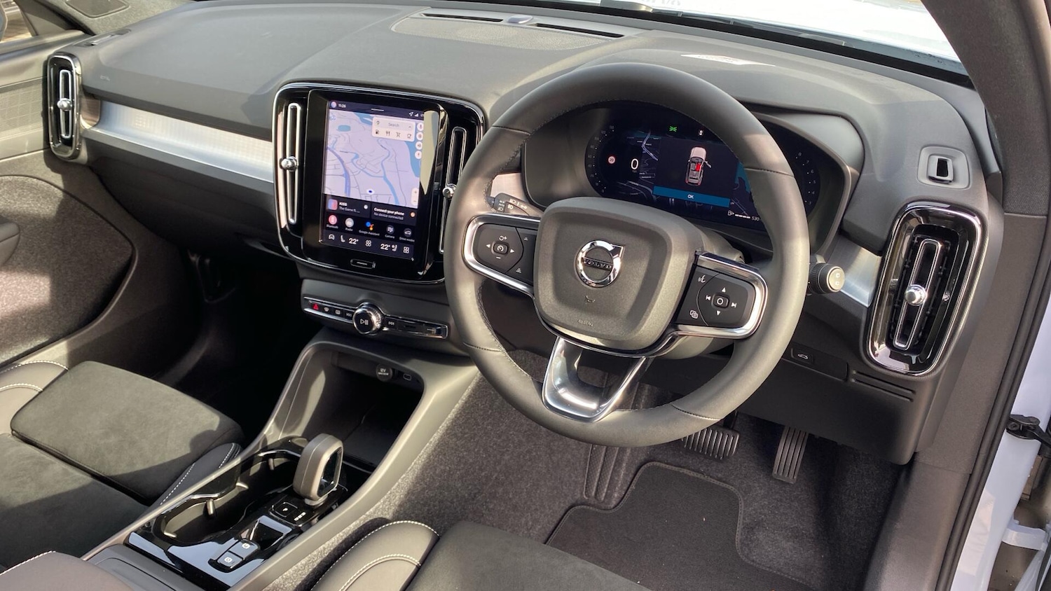 Used Volvo XC40 2025 for sale - 76432575: Photo 4