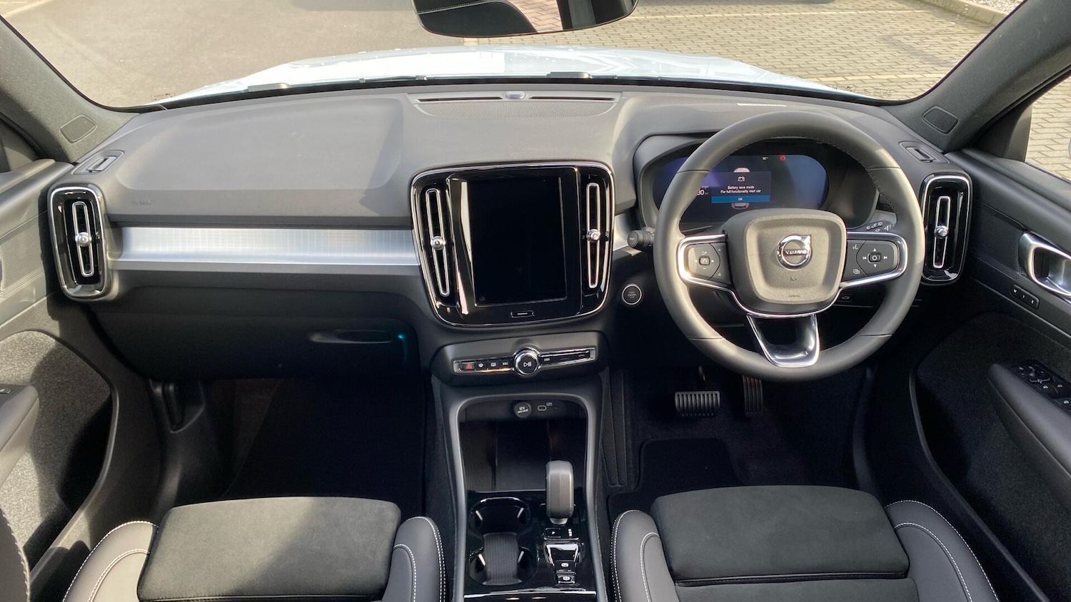 Used Volvo XC40 2025 for sale - 76432575: Photo 5