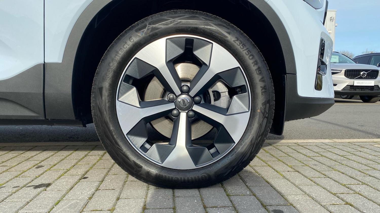 Used Volvo XC40 2025 for sale - 76432575: Photo 9