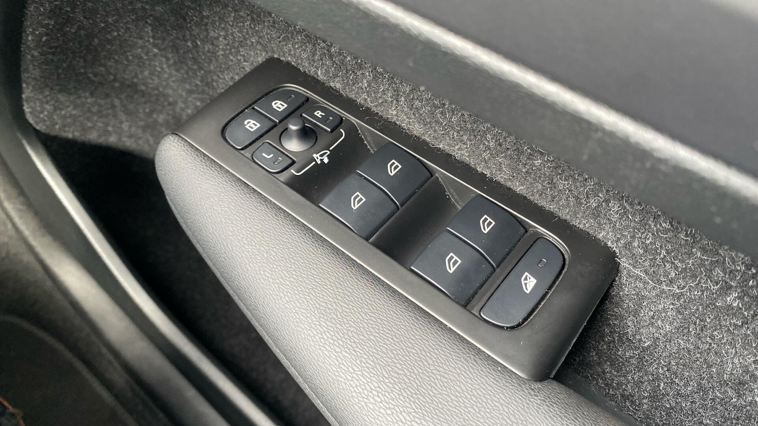 Used Volvo XC40 2021 for sale - 76349836: Photo 25
