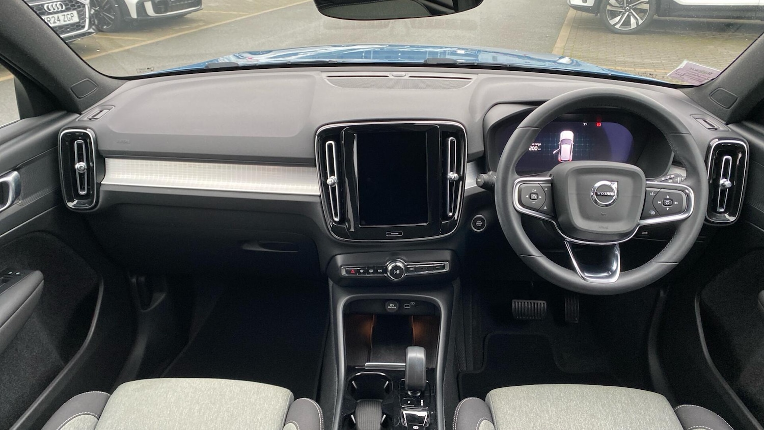 Used Volvo XC40 2023 for sale - 77253950: Photo 10