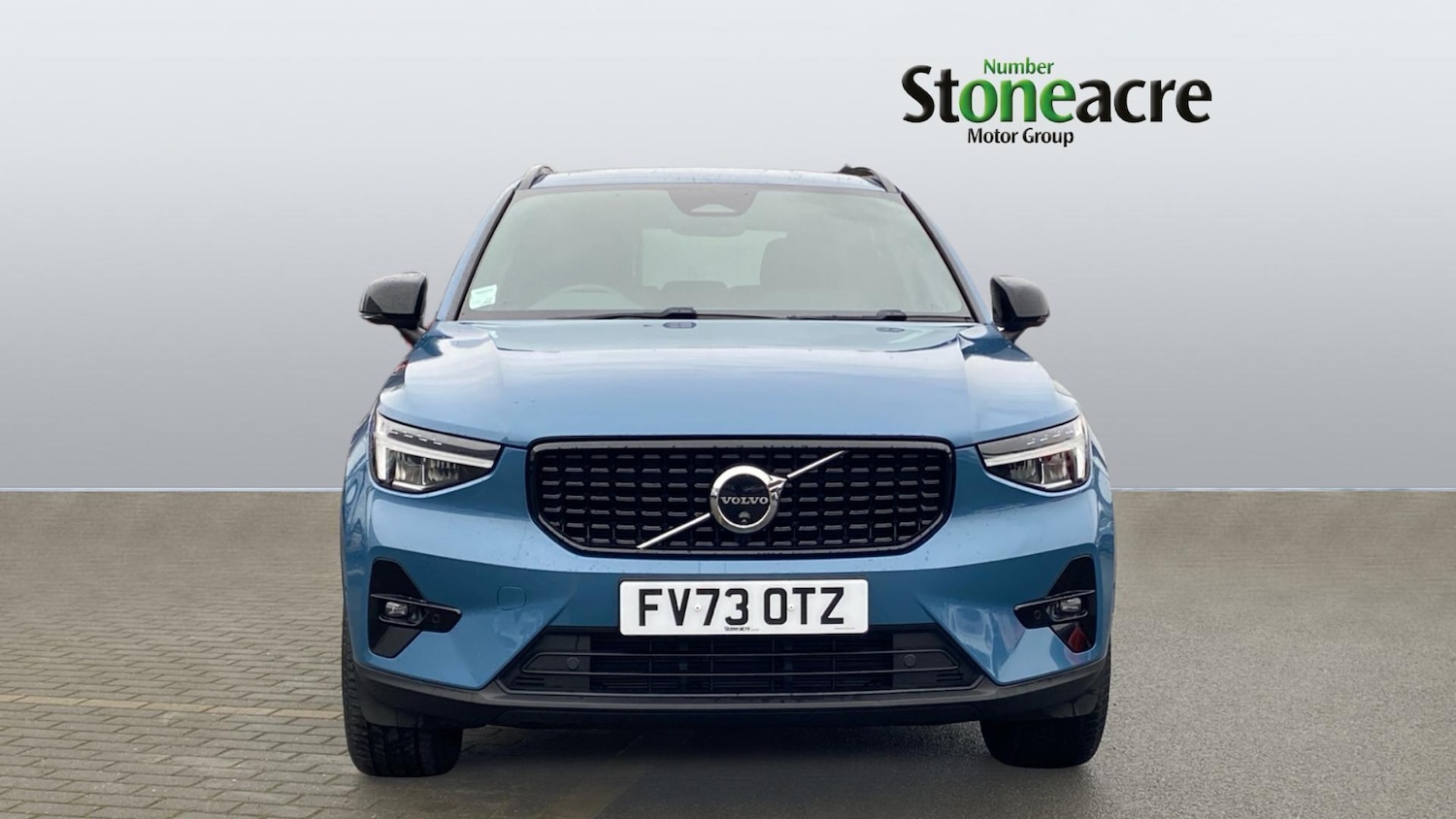 Used Volvo XC40 2023 for sale - 77253950: Photo 2