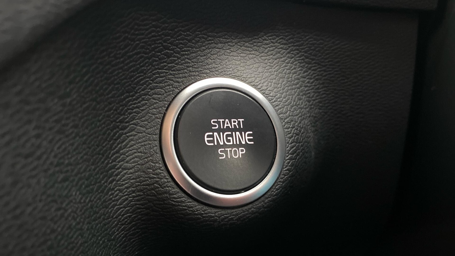 Used Volvo XC40 2023 for sale - 77253950: Photo 21