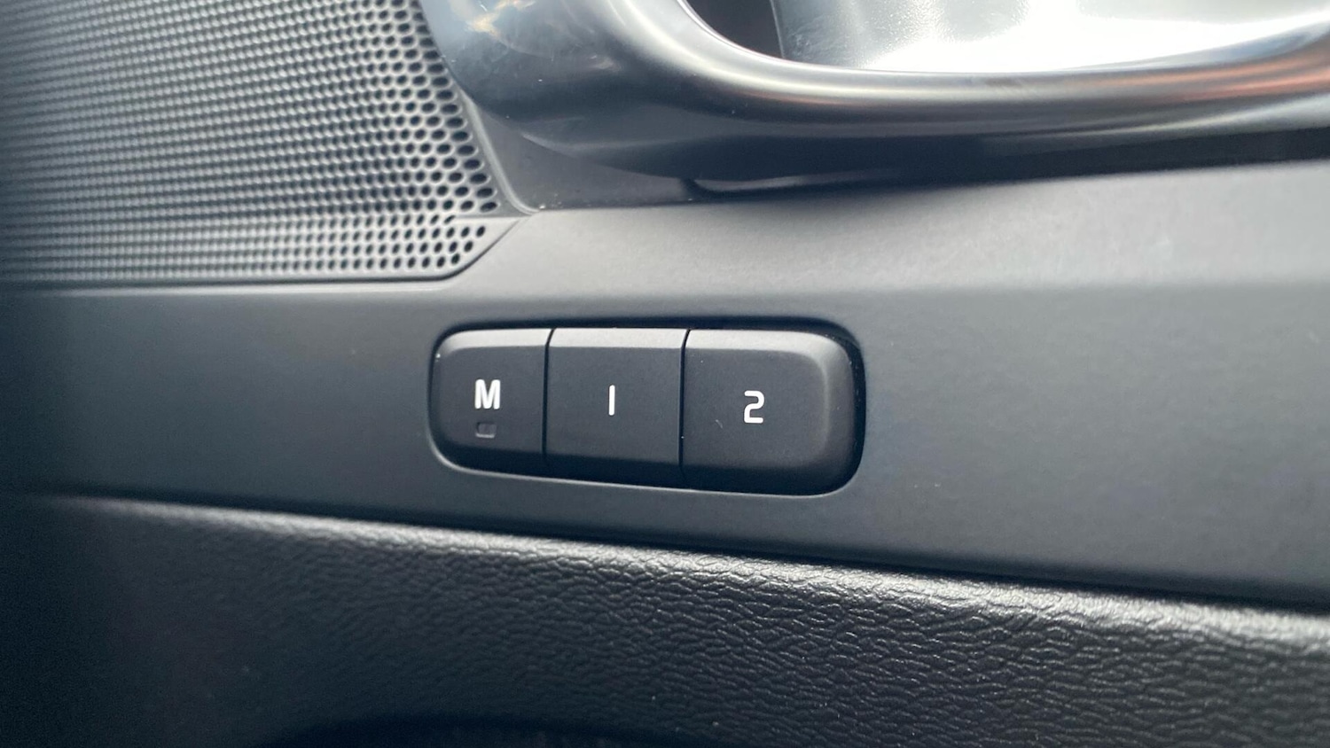 Used Volvo XC40 2023 for sale - 77253950: Photo 23