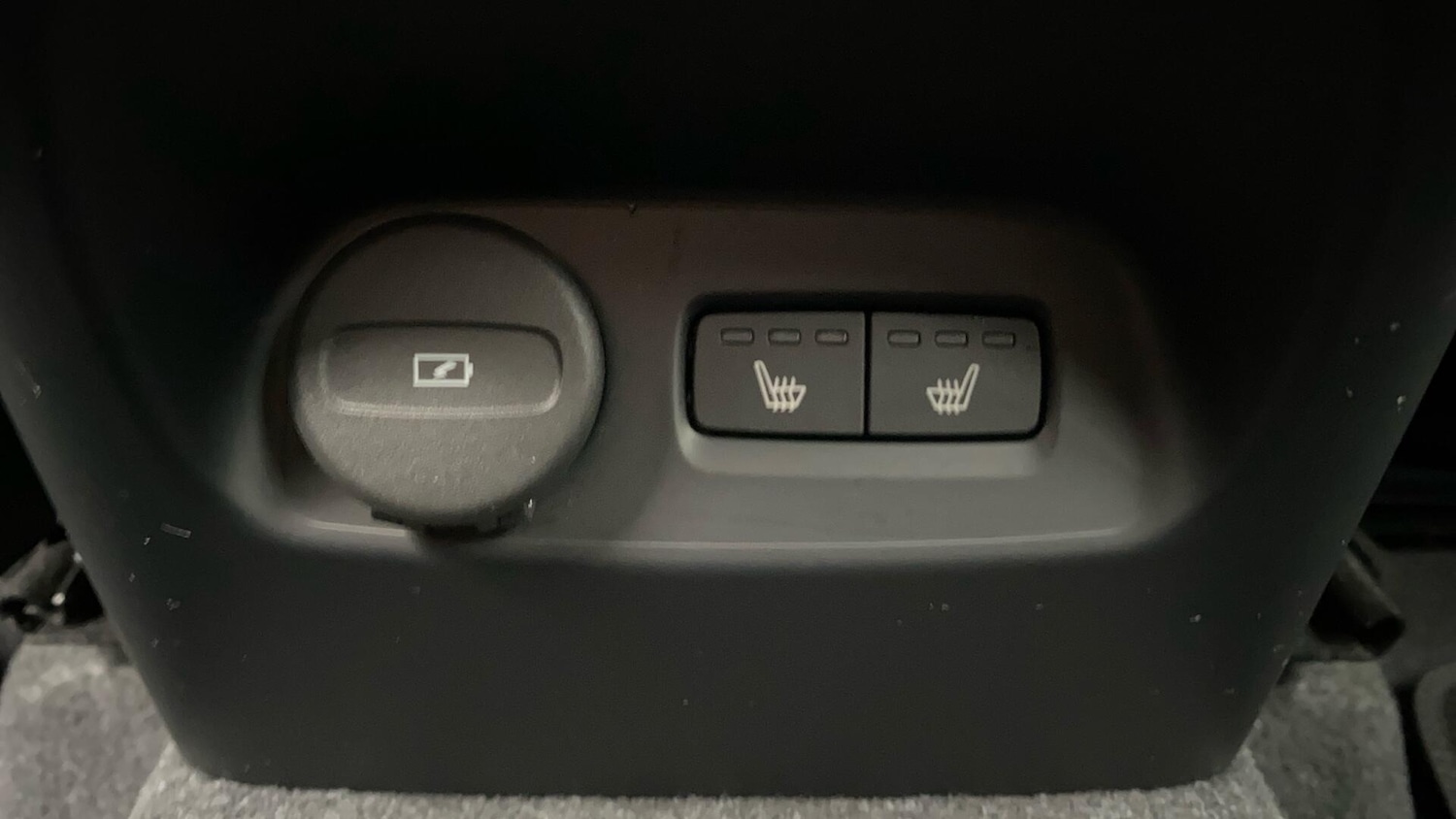 Used Volvo XC40 2023 for sale - 77253950: Photo 25