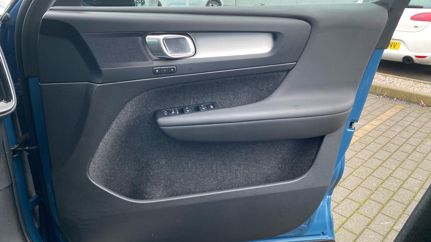 Used Volvo XC40 2023 for sale - 77253950: Photo 26