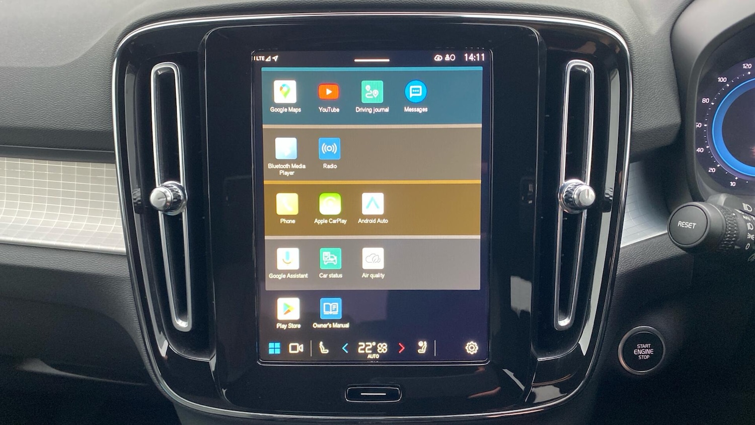 Used Volvo XC40 2023 for sale - 77253950: Photo 32