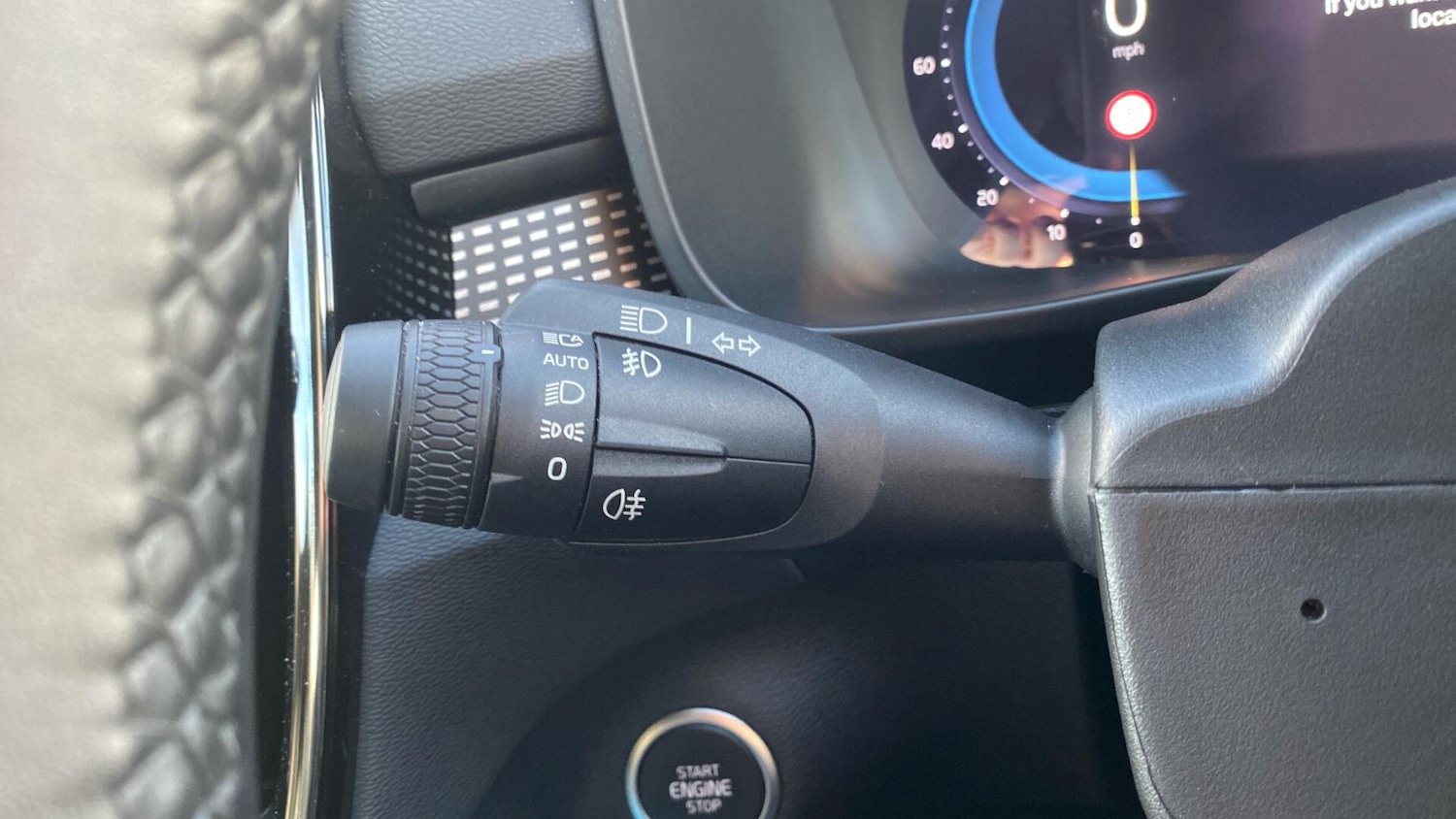 Used Volvo XC40 2022 for sale - 76935888: Photo 20