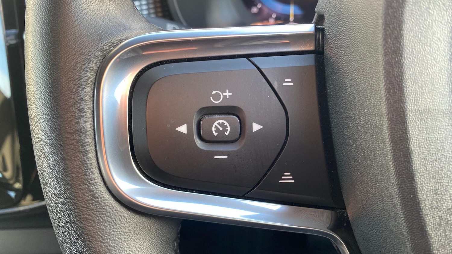 Used Volvo XC40 2022 for sale - 76935888: Photo 21