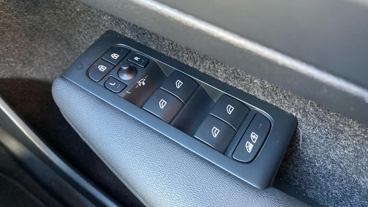 Used Volvo XC40 2022 for sale - 76935888: Photo 24