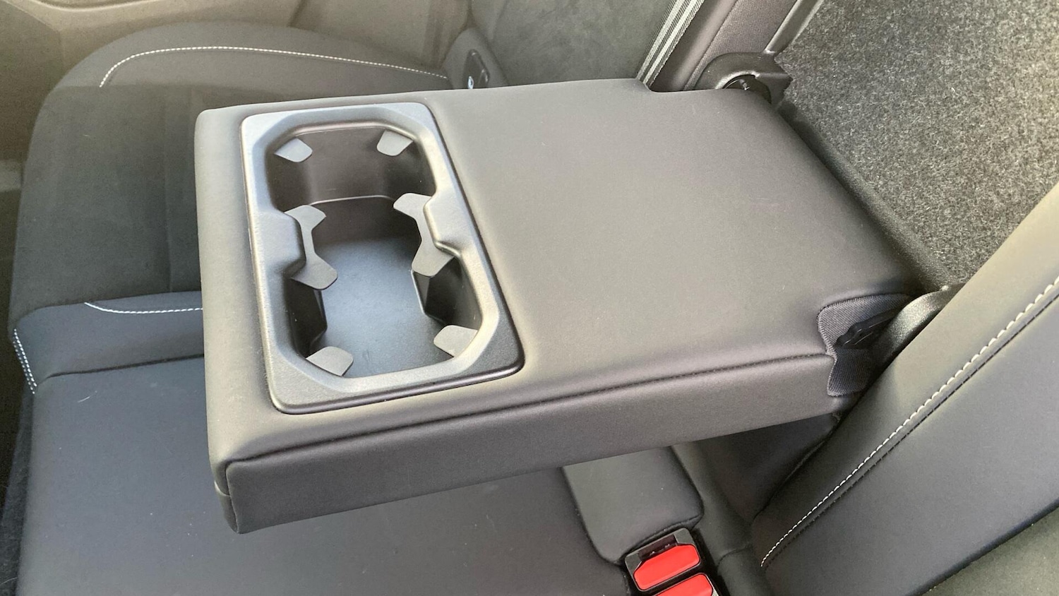 Used Volvo XC40 2022 for sale - 76935888: Photo 34