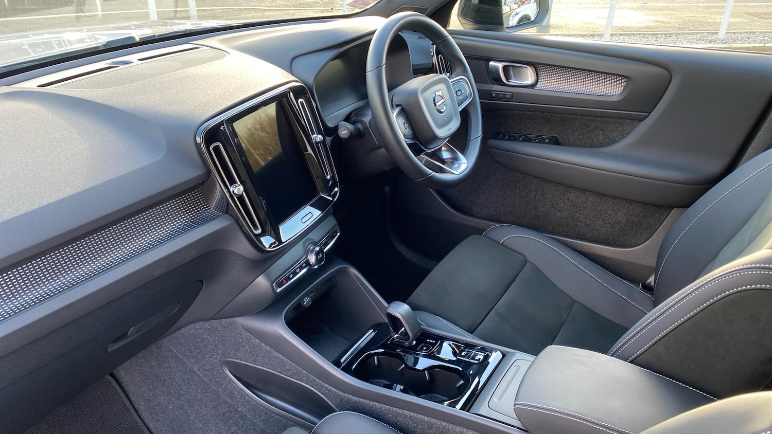 Used Volvo XC40 2022 for sale - 76935888: Photo 40