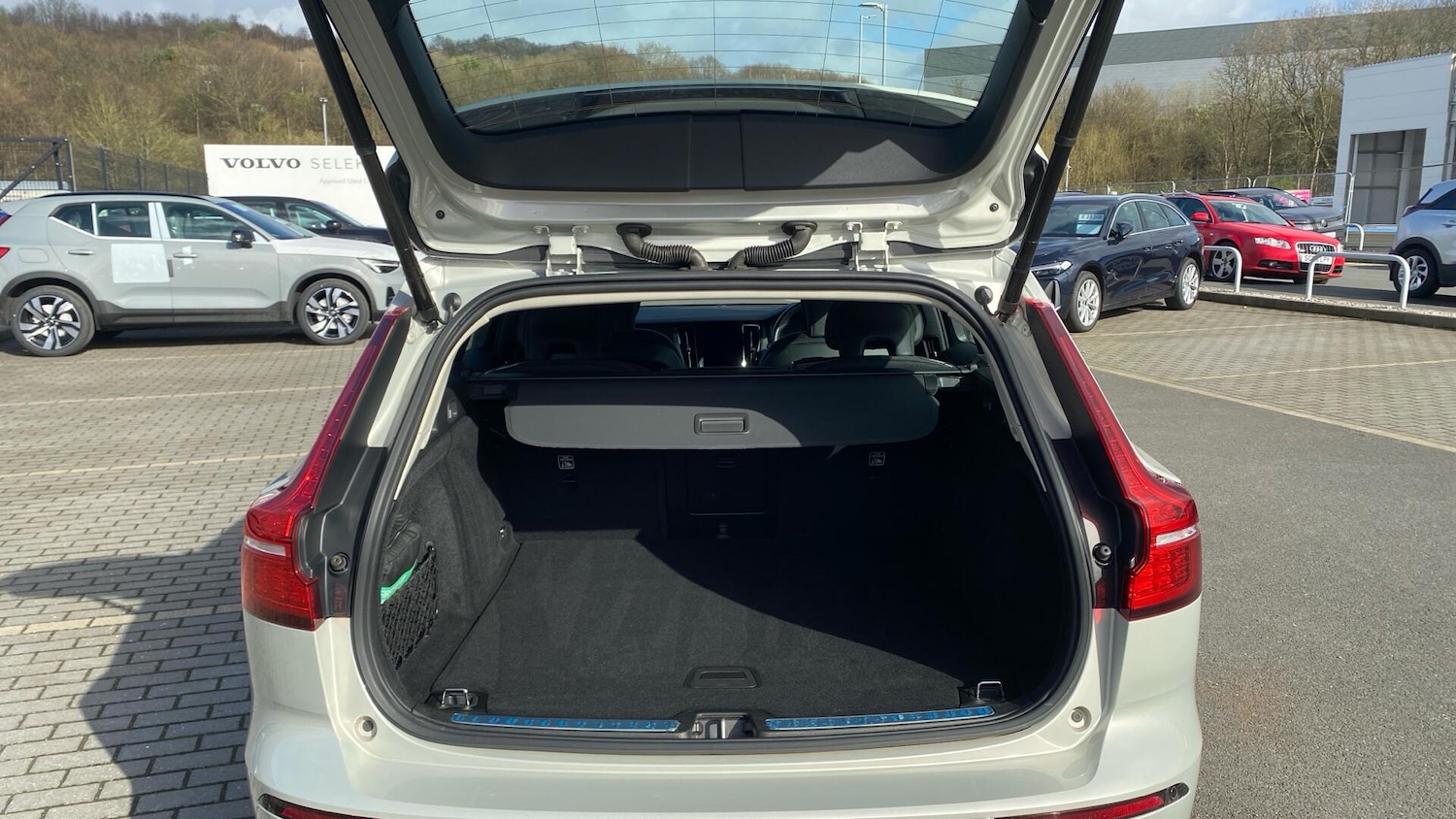 Used Volvo V60 2022 for sale - 78086236: Photo 13